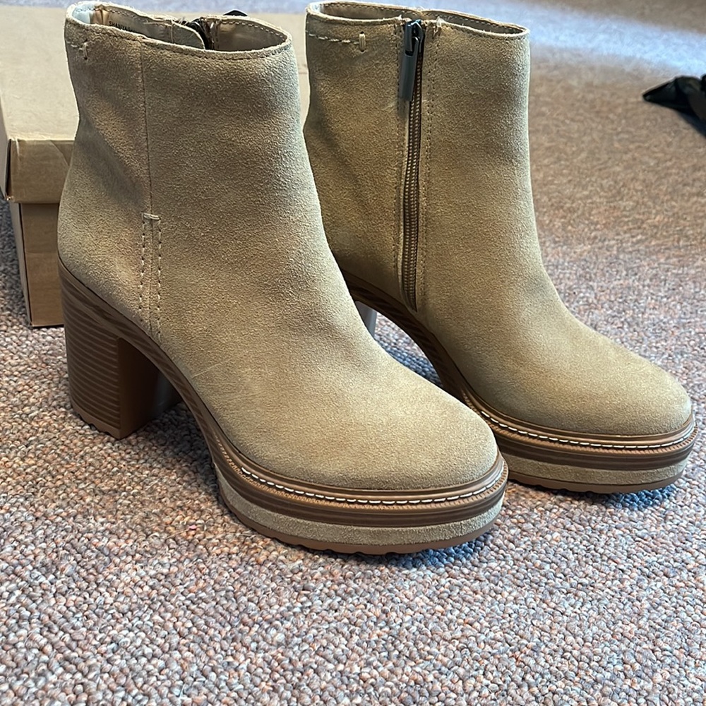 Steve Madden Shaniya Sand Suede Platform Booties Gem